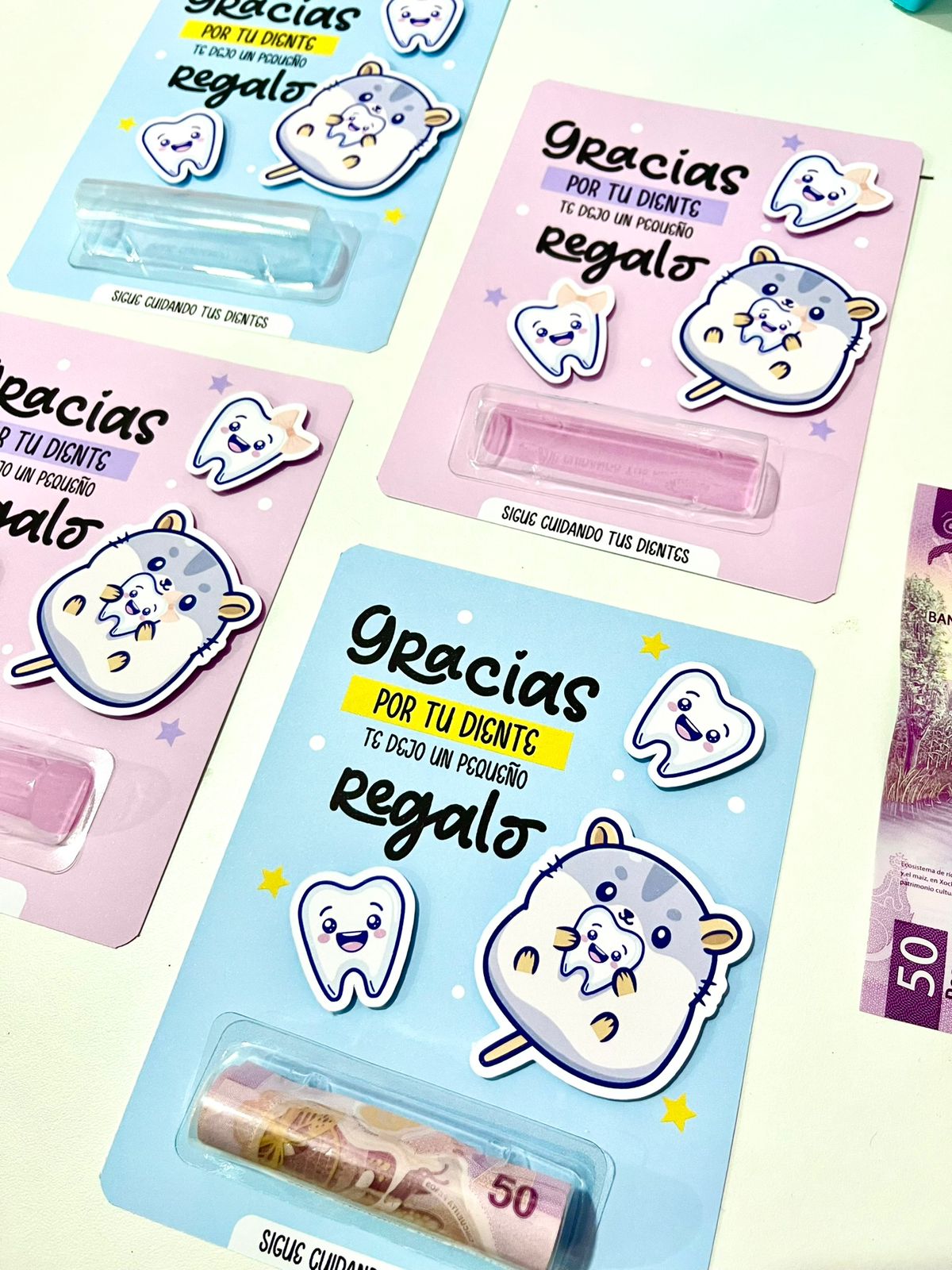 Cartón dinero ratón de los dientes